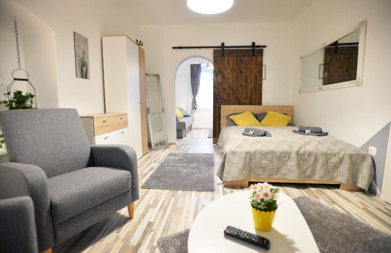 Castle Garden Apartman Eğri Dış mekan fotoğraf
